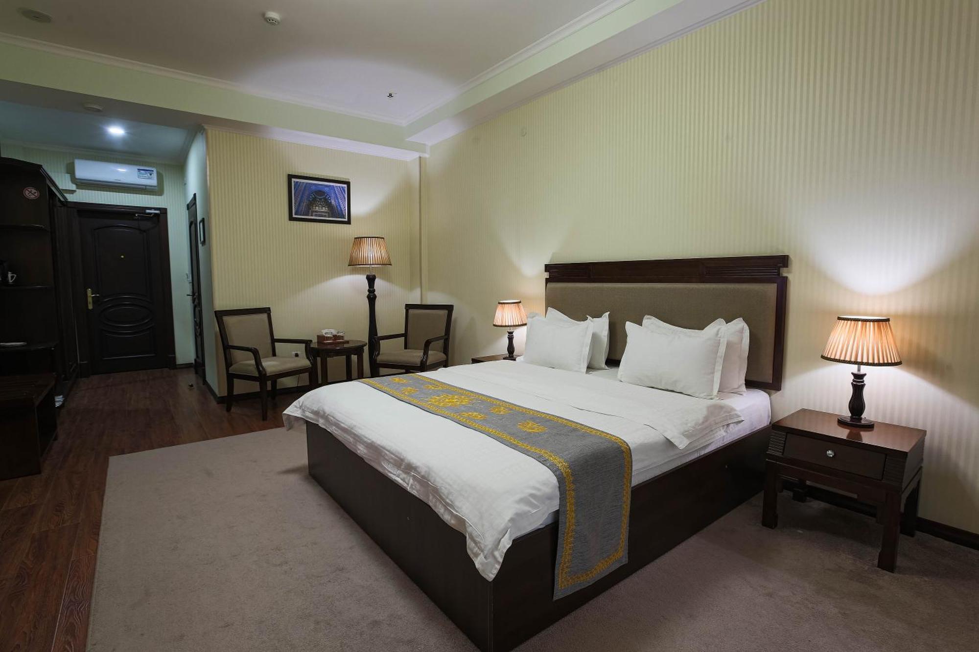 Zargaron Plaza Hotell Bukhara Eksteriør bilde