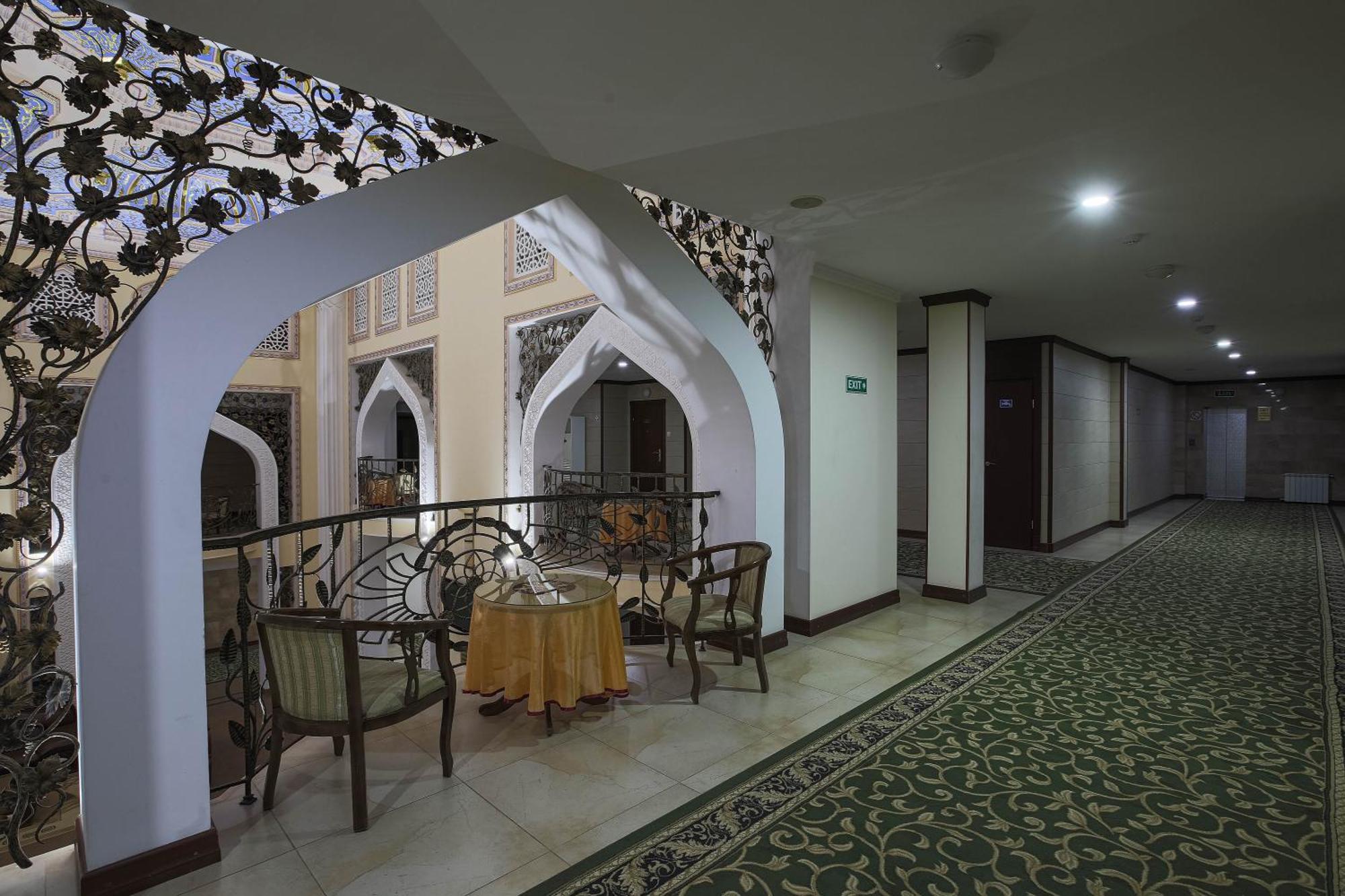 Zargaron Plaza Hotell Bukhara Eksteriør bilde